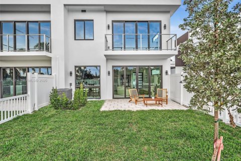 Touwnhouse à vendre à Dania Beach, Floride: 3 chambres, 193.24 m2 № 2038560 - photo 18