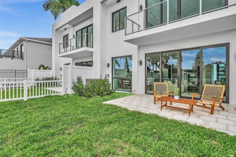 Touwnhouse à vendre à Dania Beach, Floride: 3 chambres, 193.24 m2 № 2038560 - photo 17