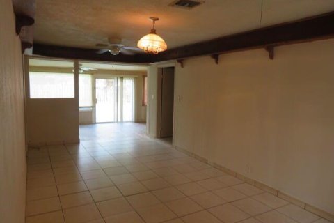 Casa en alquiler en Port St. Lucie, Florida, 3 dormitorios, 172.98 m2 № 2078373 - foto 12