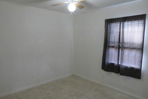 Casa en alquiler en Port St. Lucie, Florida, 3 dormitorios, 172.98 m2 № 2078373 - foto 9
