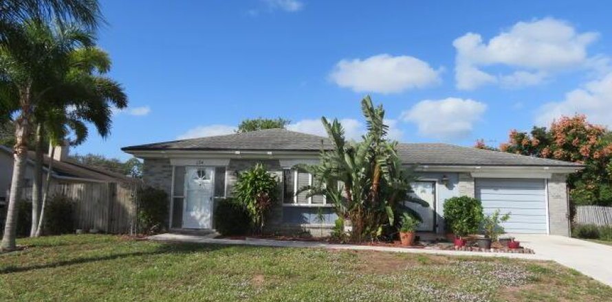 Casa en Port St. Lucie, Florida 3 dormitorios, 172.98 m2 № 2078373