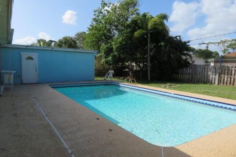 Casa en alquiler en Port St. Lucie, Florida, 3 dormitorios, 172.98 m2 № 2078373 - foto 18