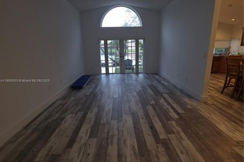 House in Weston, Florida 3 bedrooms, 168.71 sq.m. № 2012856 - photo 11