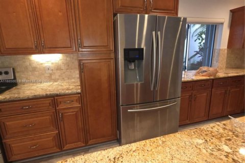 House in Weston, Florida 3 bedrooms, 168.71 sq.m. № 2012856 - photo 6