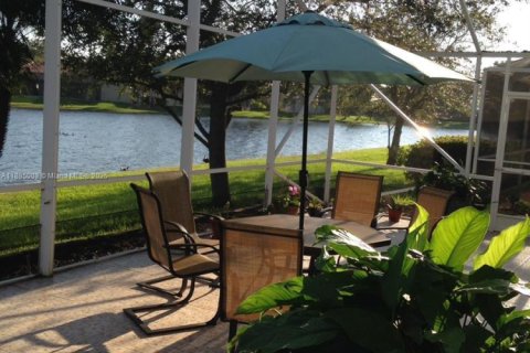 House in Weston, Florida 3 bedrooms, 168.71 sq.m. № 2012856 - photo 26