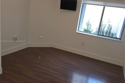 House in Weston, Florida 3 bedrooms, 168.71 sq.m. № 2012856 - photo 18