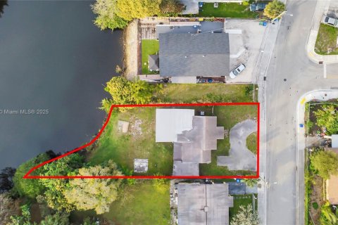 House in Fort Lauderdale, Florida 3 bedrooms, 119.01 sq.m. № 1942323 - photo 4