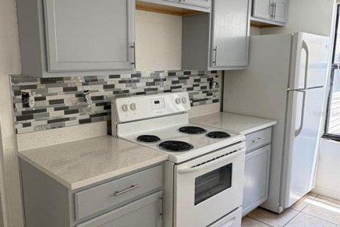 Apartment in Kissimmee, Florida 3 bedrooms, 116.13 sq.m. № 2266335 - photo 8