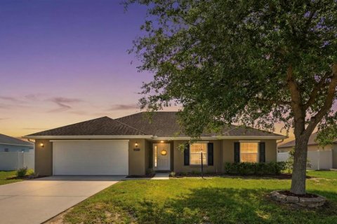 House in Ocala, Florida 3 bedrooms, 146.04 sq.m. № 2198368
