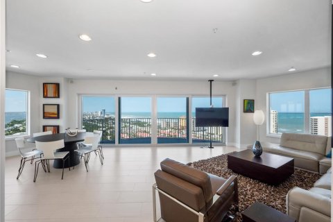 Condominio en venta en Daytona Beach Shores, Florida, 3 dormitorios, 230.4 m2 № 1732330 - foto 9