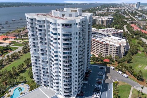 Condominio en venta en Daytona Beach Shores, Florida, 3 dormitorios, 230.4 m2 № 1732330 - foto 1