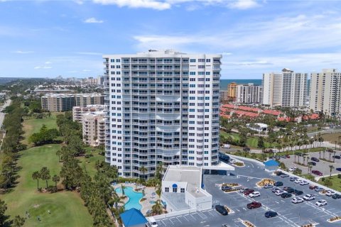 Condominio en venta en Daytona Beach Shores, Florida, 3 dormitorios, 230.4 m2 № 1732330 - foto 2