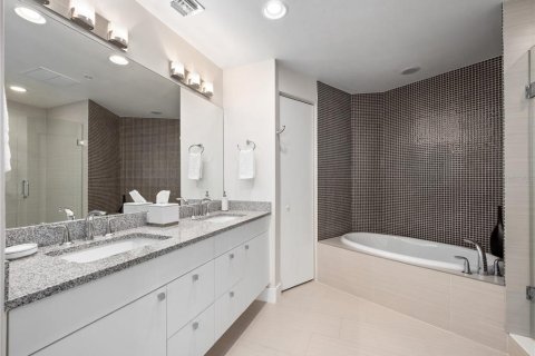 Condominio en venta en Daytona Beach Shores, Florida, 3 dormitorios, 230.4 m2 № 1732330 - foto 29