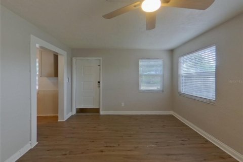 Casa en alquiler en Saint Petersburg, Florida, 3 dormitorios, 111.76 m2 № 1821332 - foto 3