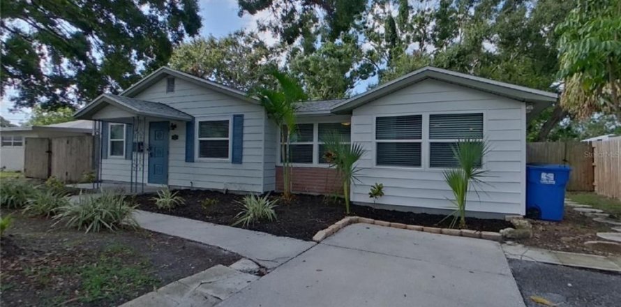 Casa en Saint Petersburg, Florida 3 dormitorios, 111.76 m2 № 1821332