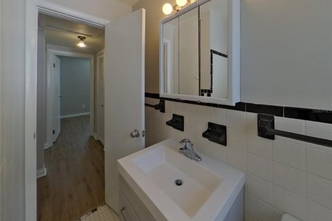 Casa en alquiler en Saint Petersburg, Florida, 3 dormitorios, 111.76 m2 № 1821332 - foto 14