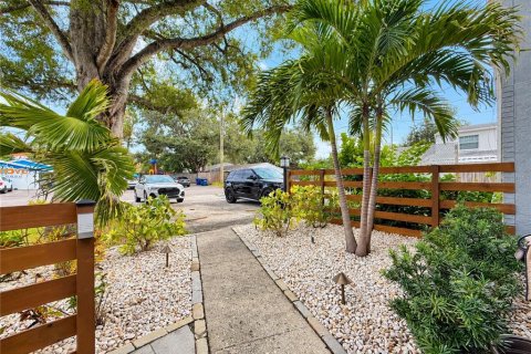 Touwnhouse à louer à Tampa, Floride: 2 chambres, 99.78 m2 № 2407017 - photo 4