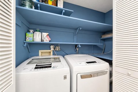 Touwnhouse à louer à Tampa, Floride: 2 chambres, 99.78 m2 № 2407017 - photo 12
