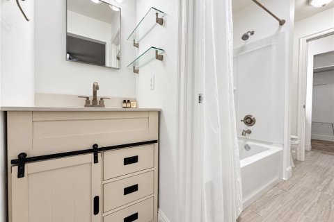 Touwnhouse à louer à Tampa, Floride: 2 chambres, 99.78 m2 № 2407017 - photo 16