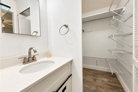 Touwnhouse à louer à Tampa, Floride: 2 chambres, 99.78 m2 № 2407017 - photo 19