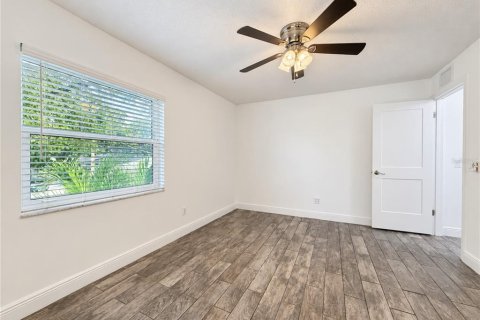 Touwnhouse à louer à Tampa, Floride: 2 chambres, 99.78 m2 № 2407017 - photo 21