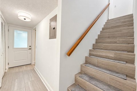 Touwnhouse à louer à Tampa, Floride: 2 chambres, 99.78 m2 № 2407017 - photo 10