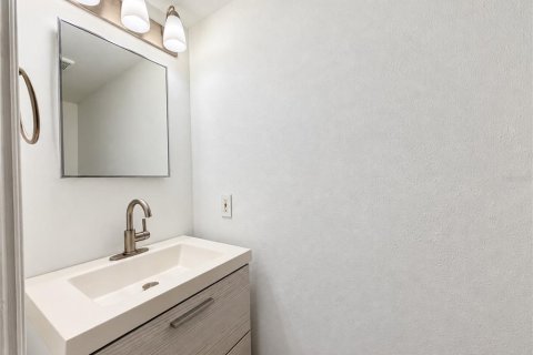 Touwnhouse à louer à Tampa, Floride: 2 chambres, 99.78 m2 № 2407017 - photo 8