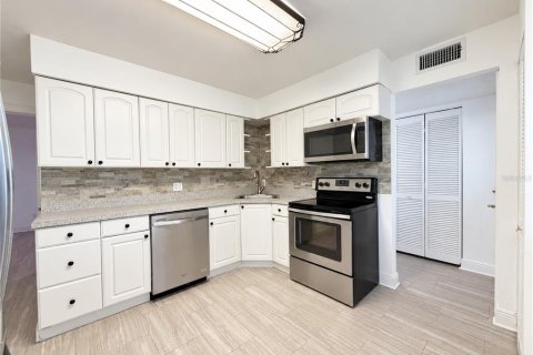 Touwnhouse à louer à Tampa, Floride: 2 chambres, 99.78 m2 № 2407017 - photo 11