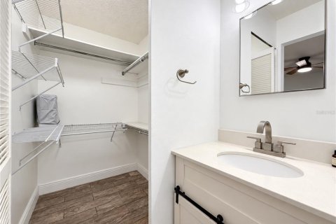 Touwnhouse à louer à Tampa, Floride: 2 chambres, 99.78 m2 № 2407017 - photo 18