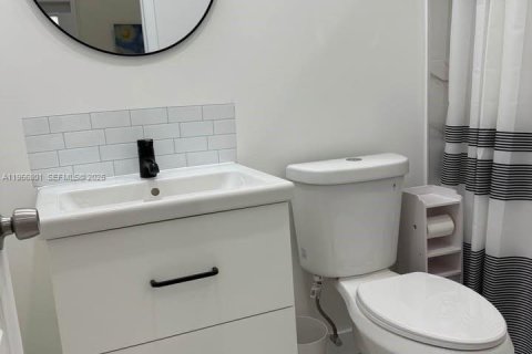 Propiedad comercial en alquiler en Miami, Florida, 1 dormitorio, 173.91 m2 № 2010723 - foto 13
