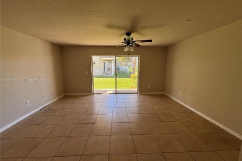 Купить таунхаус в Тамарак, Флорида 2 спальни, 114.27м2, № 2011146 - фото 5