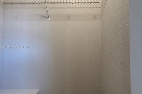 Купить таунхаус в Тамарак, Флорида 2 спальни, 114.27м2, № 2011146 - фото 15