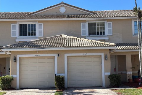 Купить таунхаус в Тамарак, Флорида 2 спальни, 114.27м2, № 2011146 - фото 3