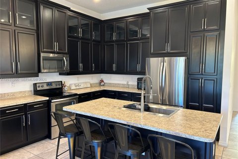 Villa ou maison à louer à Miami, Floride: 3 chambres, 183.95 m2 № 2084516 - photo 3