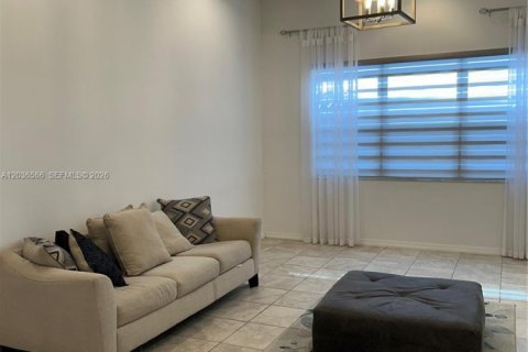 Villa ou maison à louer à Miami, Floride: 3 chambres, 183.95 m2 № 2084516 - photo 7