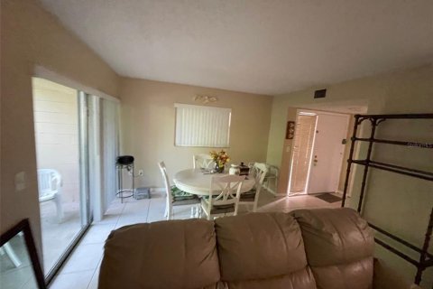 Condominio en venta en Deltona, Florida, 2 dormitorios, 83.33 m2 № 1734374 - foto 5