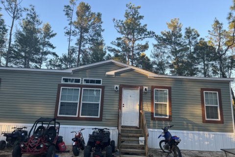 House in Florahome, Florida 4 bedrooms, 169.08 sq.m. № 868018 - photo 1