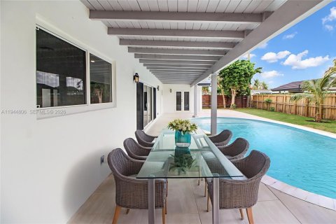 Casa en venta en Miami, Florida, 3 dormitorios, 169.36 m2 № 2002941 - foto 6