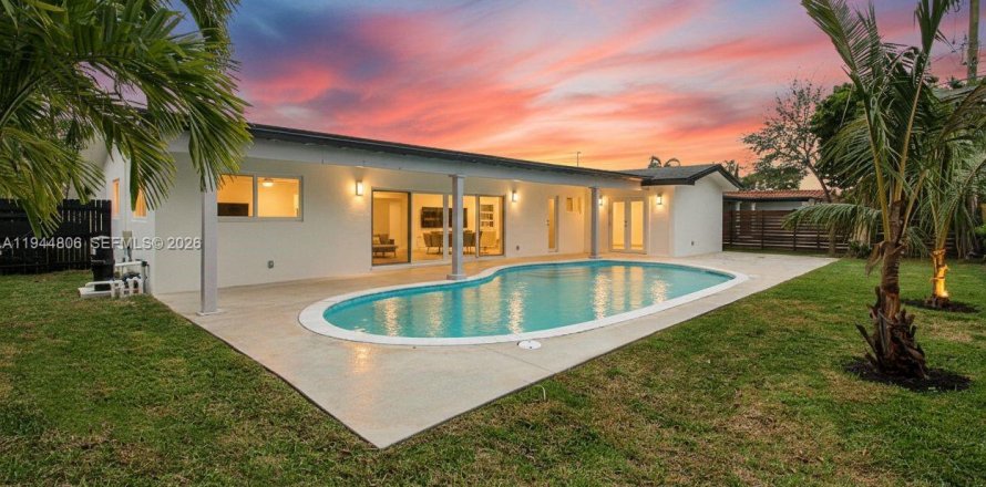 Casa en Miami, Florida 3 dormitorios, 169.36 m2 № 2002941