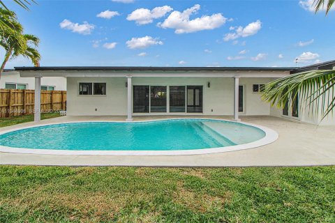 Casa en venta en Miami, Florida, 3 dormitorios, 169.36 m2 № 2002941 - foto 14