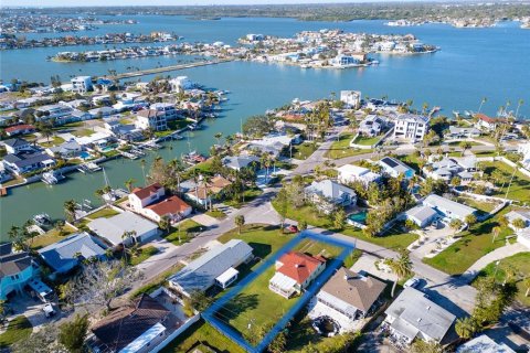 House in Redington Beach, Florida 2 bedrooms, 102.01 sq.m. № 1716845 - photo 3