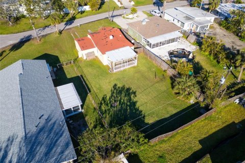 House in Redington Beach, Florida 2 bedrooms, 102.01 sq.m. № 1716845 - photo 7
