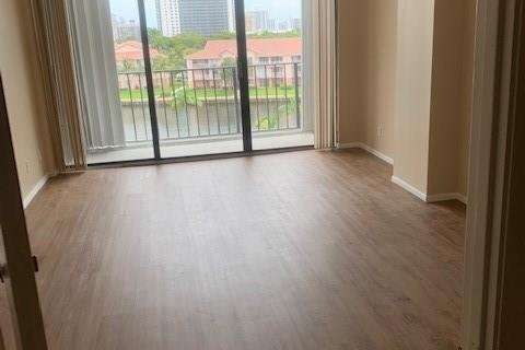 Купить кондоминиум в Халландейл-Бич, Флорида 1 комната, 85.01м2, № 2186947 - фото 6
