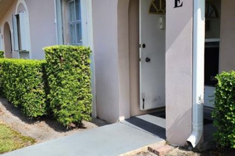 Casa en venta en West Palm Beach, Florida, 2 dormitorios, 84.54 m2 № 2219239 - foto 2