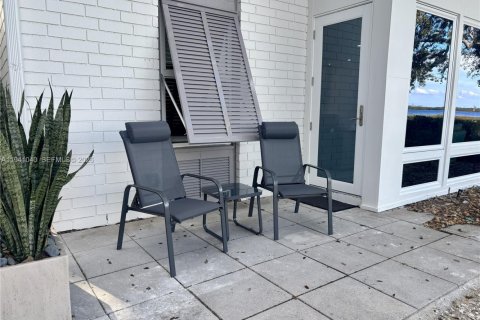 Condo in Sarasota, Florida, 2 bedrooms  № 1997878 - photo 21