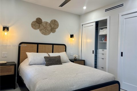 Condo in Sarasota, Florida, 2 bedrooms  № 1997878 - photo 18