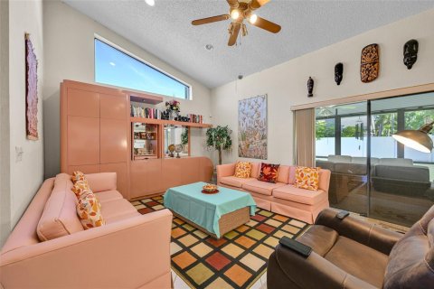 Villa ou maison à vendre à Tamarac, Floride: 3 chambres, 209.49 m2 № 2082405 - photo 9