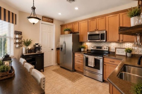 Touwnhouse à vendre à Mount Dora, Floride: 4 chambres, 190.64 m2 № 2400977 - photo 7