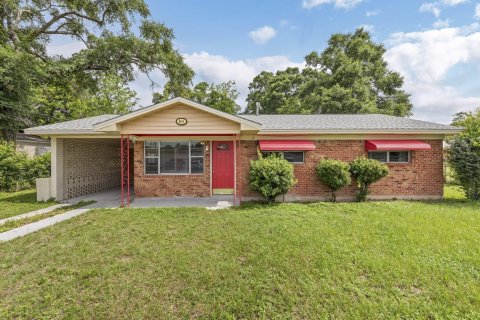 Villa ou maison à louer à Crestview, Floride: 3 chambres, 123.65 m2 № 562229 - photo 1