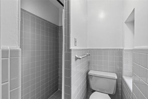 Casa en venta en Gainesville, Florida, 4 dormitorios, 318.19 m2 № 1884372 - foto 28